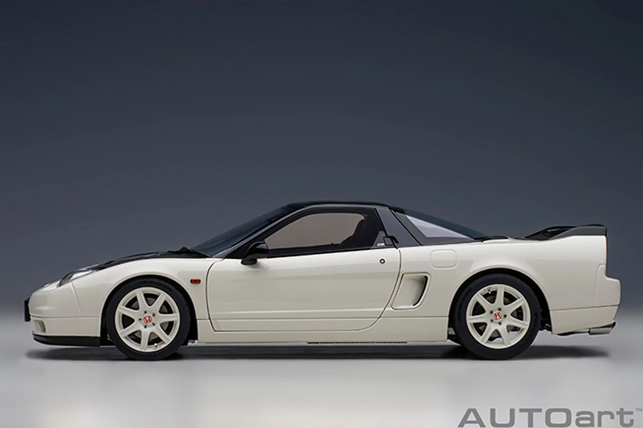 AUTOart 1:18 Honda NSX-R (NA2) with Carbon Fiber Hood in Championship White - Image 3