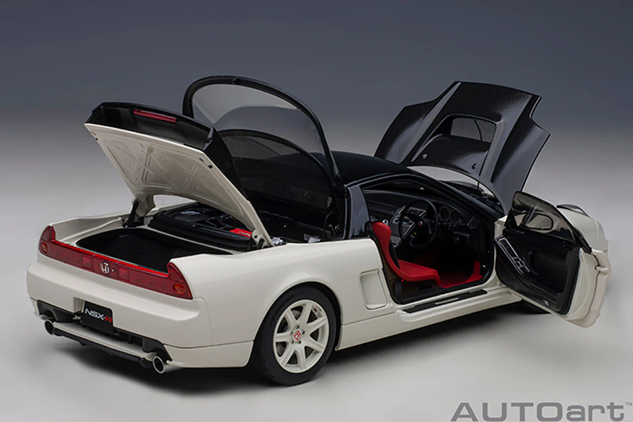 AUTOart 1:18 Honda NSX-R (NA2) with Carbon Fiber Hood in Championship White - Image 5
