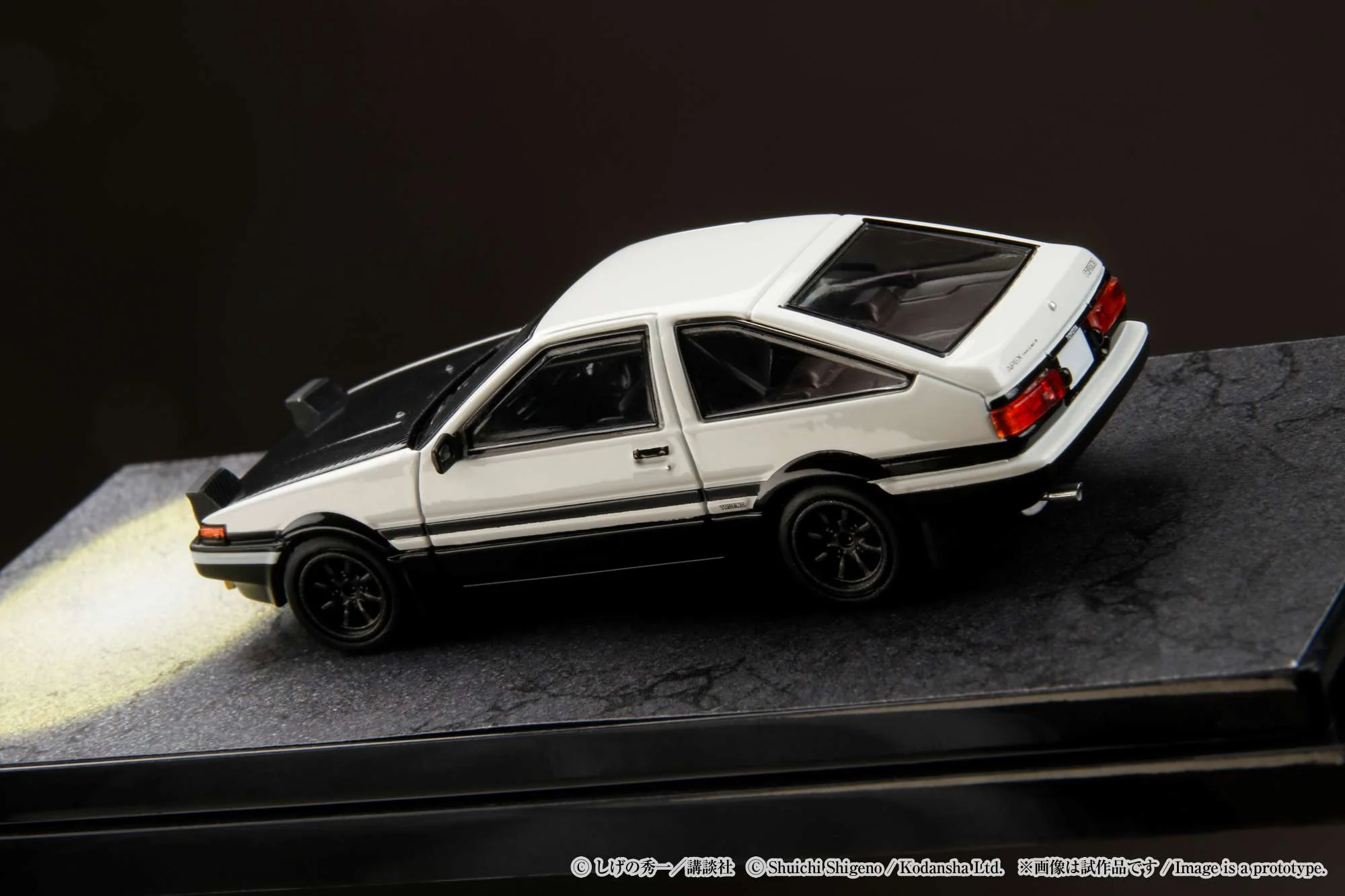 Hobby Japan 1:64 Toyota Sprinter Trueno (AE86) Initial D Final Version VS Shinji Inui - Image 11
