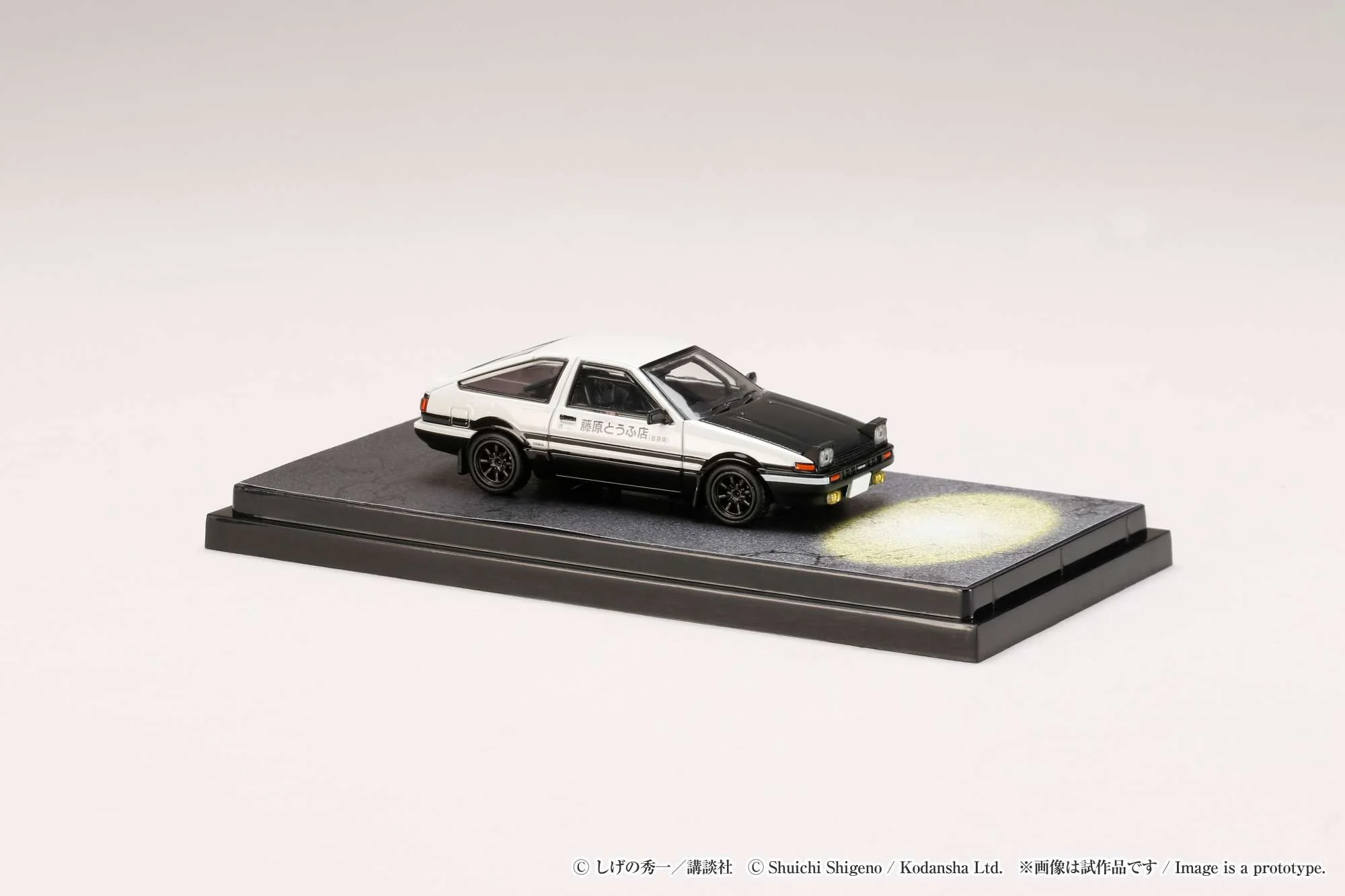 Hobby Japan 1:64 Toyota Sprinter Trueno (AE86) Initial D Final Version VS Shinji Inui - Image 2