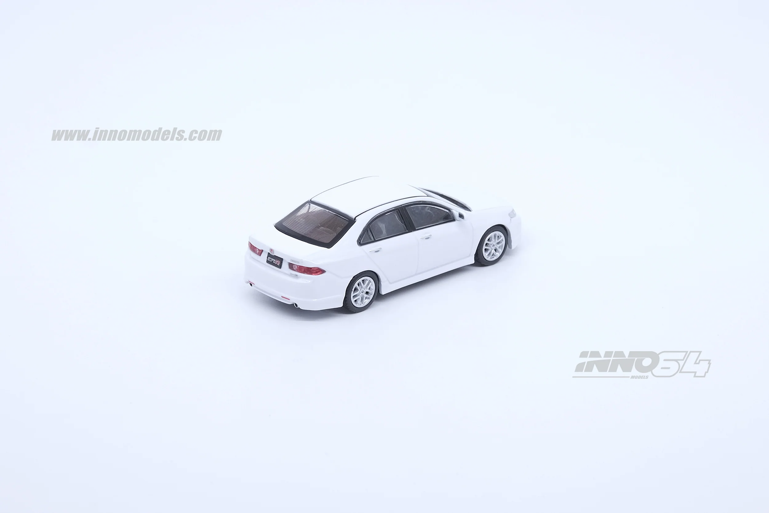 INNO Models 1:64 Honda Accord Euro-R (CL7) Premium White Pearl - Image 2