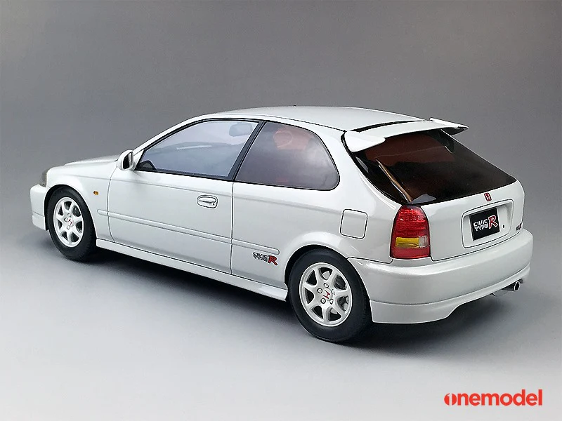 One Model 1:18 Honda Civic Type-R EK9 Early Version in White - Image 3