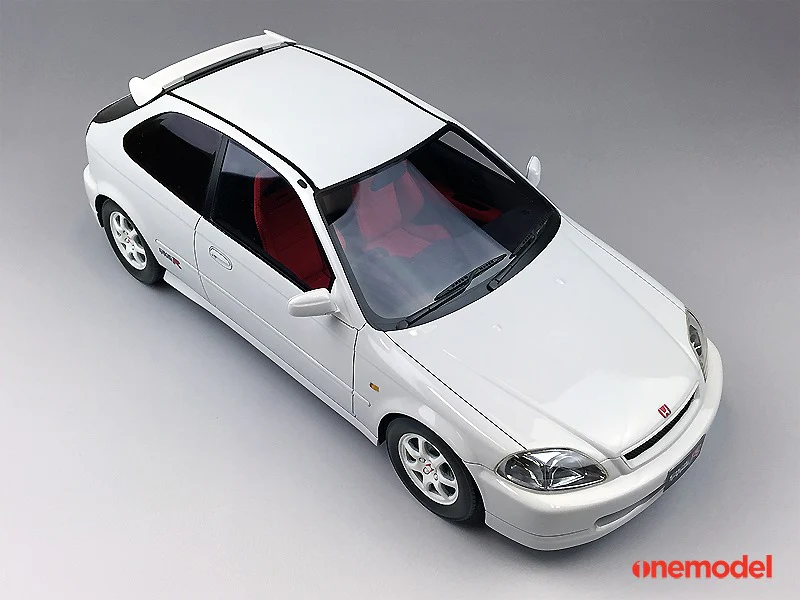 One Model 1:18 Honda Civic Type-R EK9 Early Version in White - Image 4