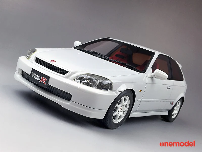 One Model 1:18 Honda Civic Type-R EK9 Early Version in White - Image 5
