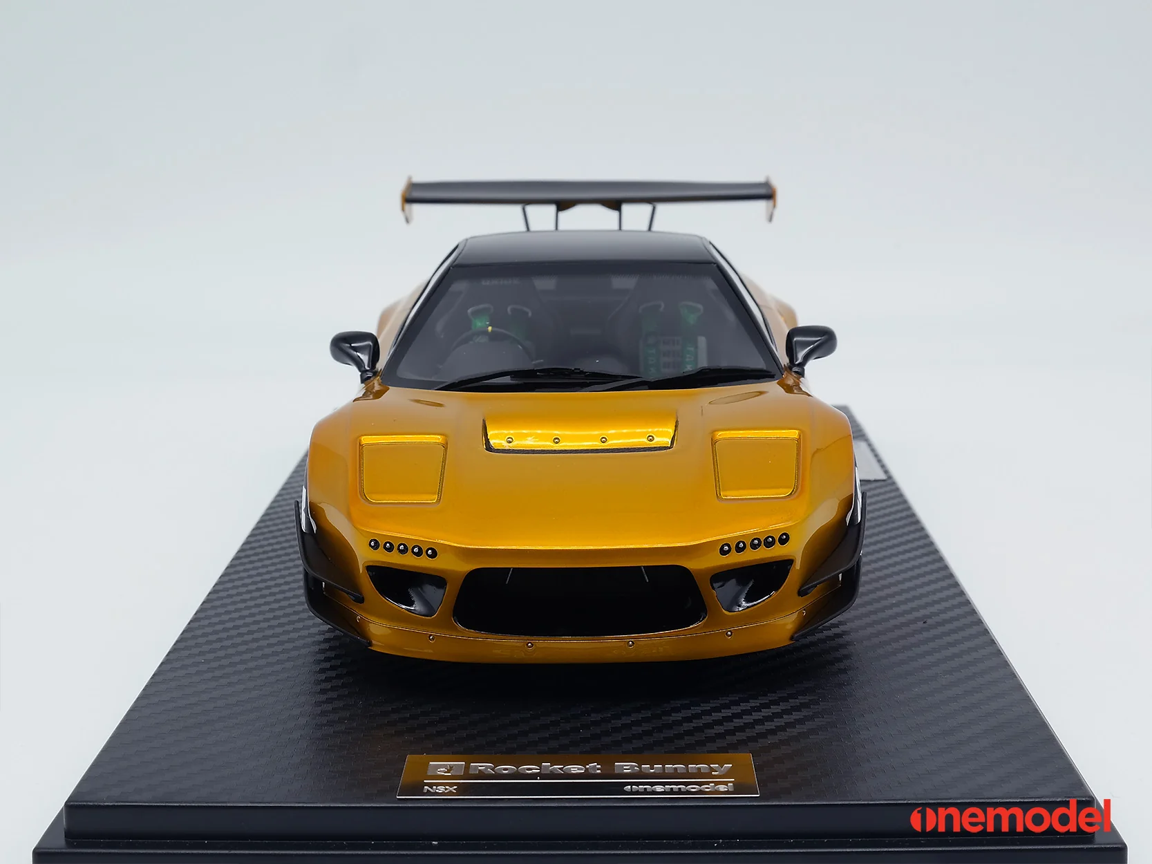 One Model 1:18 Honda NSX NA1 GT Rocket Bunny Gold - Image 6
