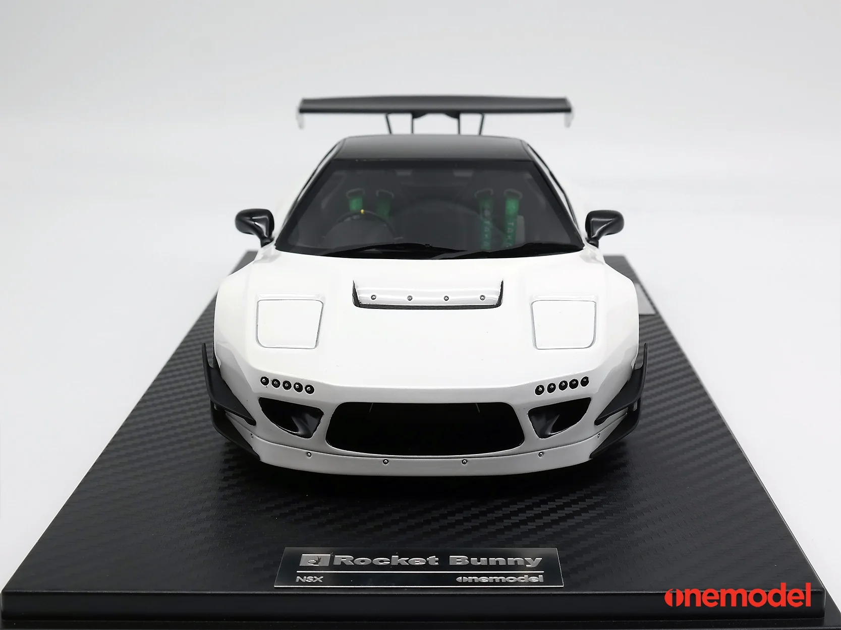 One Model 1:18 Honda NSX NA1 GT Rocket Bunny White - Image 6