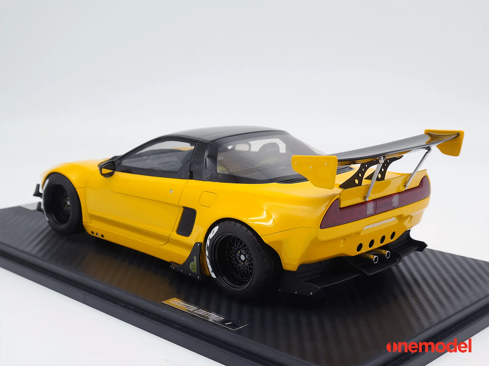 One Model 1:18 Honda NSX NA1 GT Rocket Bunny Yellow - Image 2