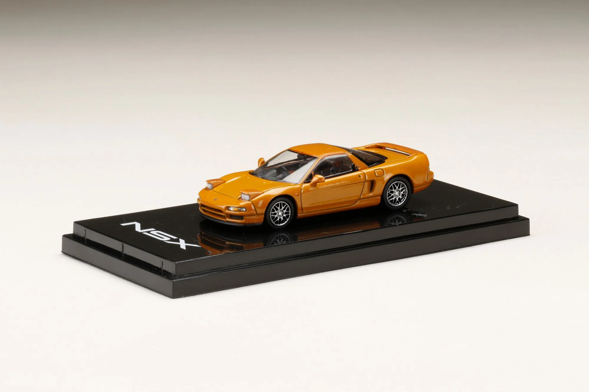 Hobby Japan 1:64 Honda NSX (NA2) 1997 Type S ZERO in Imola Orange with Engine Display Model - Image 2