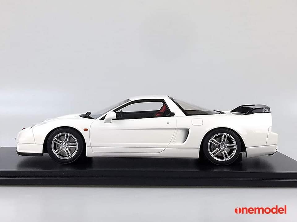 One Model 1:18 Honda NSX-R (NA2) Keiichi Tsuchiya Edition Spec in Pearl White - Image 2
