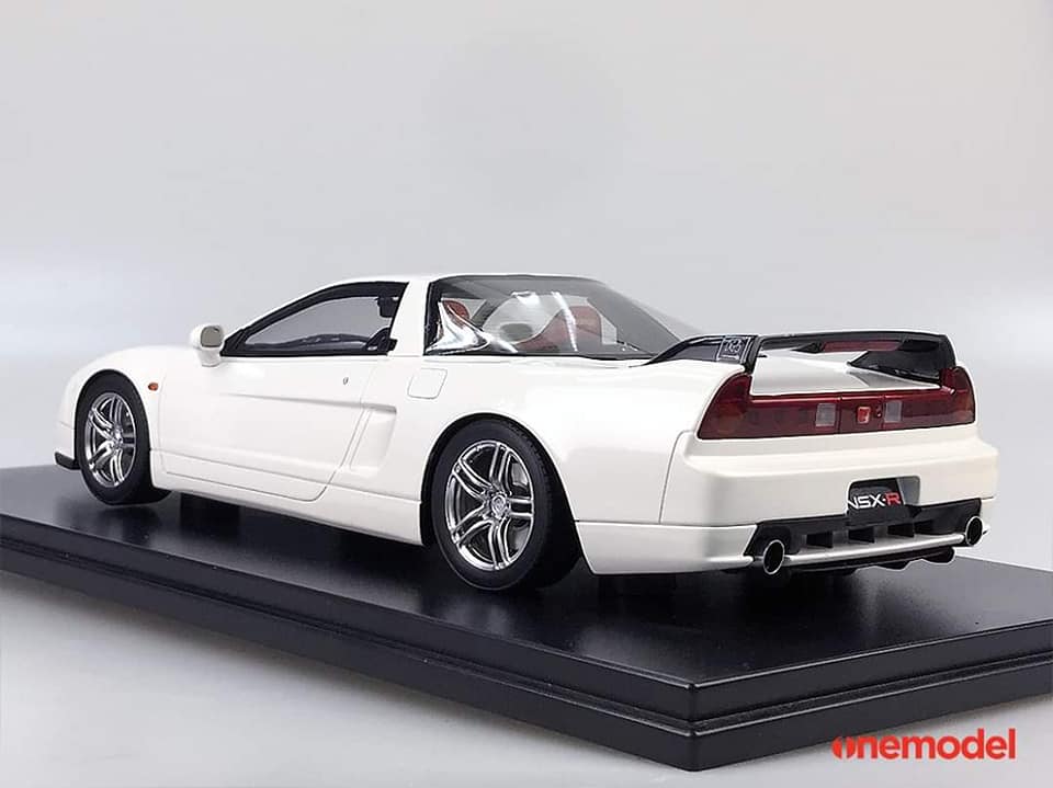 One Model 1:18 Honda NSX-R (NA2) Keiichi Tsuchiya Edition Spec in Pearl White - Image 3
