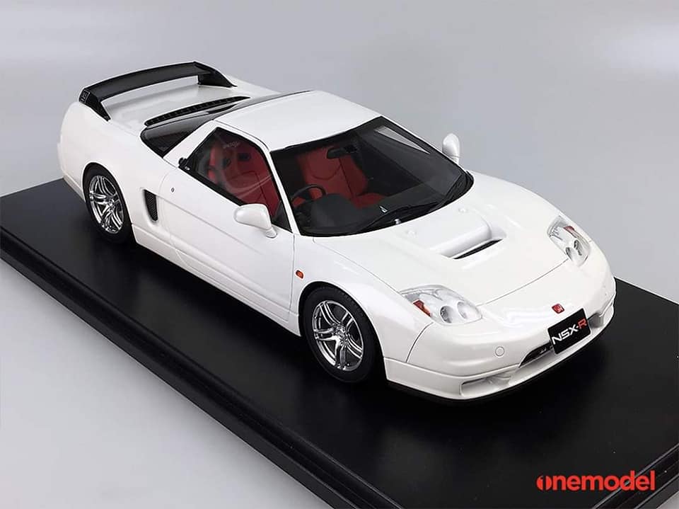 One Model 1:18 Honda NSX-R (NA2) Keiichi Tsuchiya Edition Spec in Pearl White - Image 4