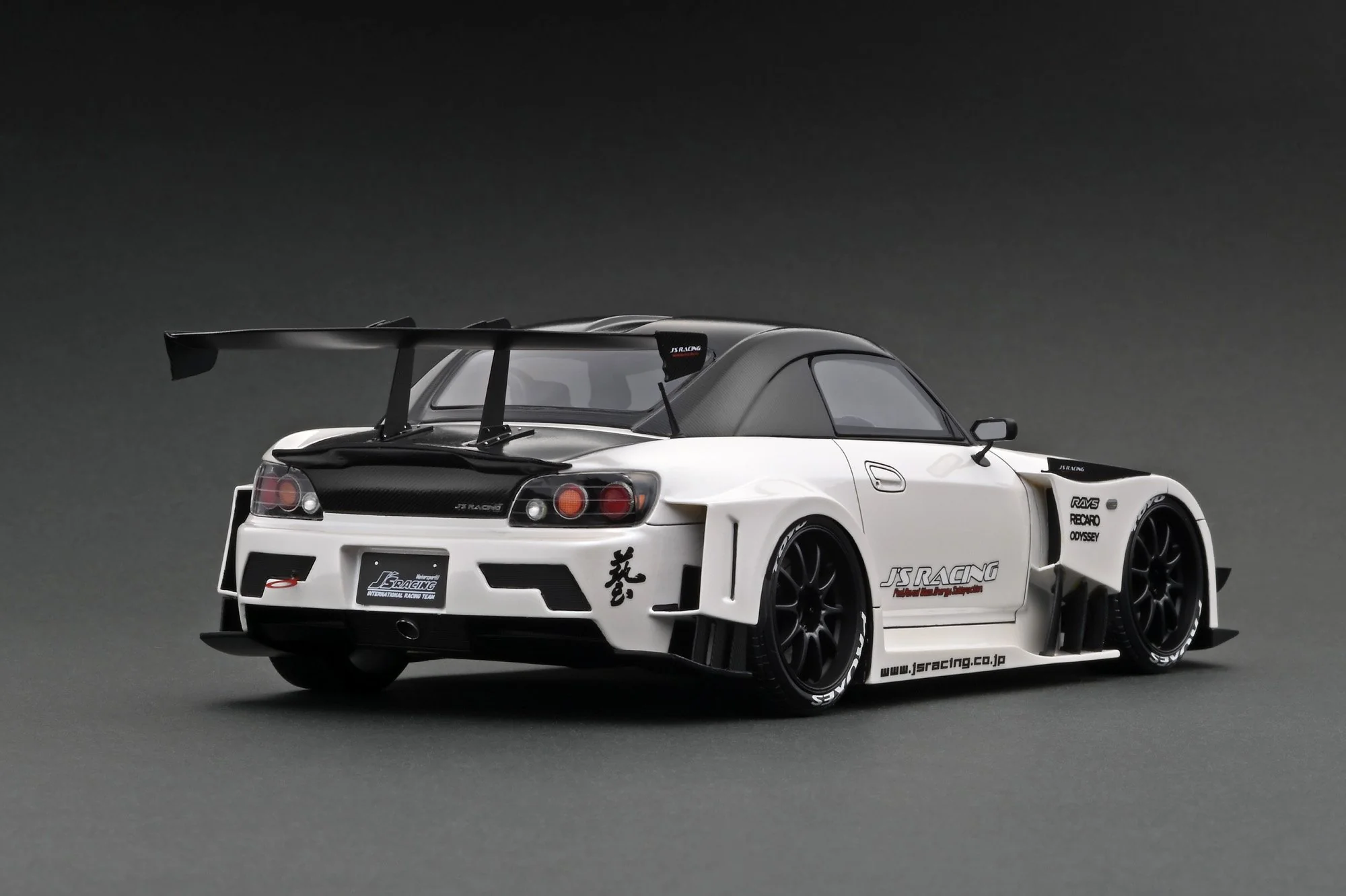 Ignition Model 1:18 Honda S2000 J's Racing in Pearl White - Image 2