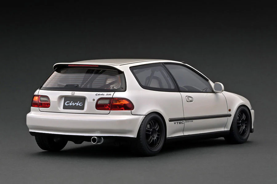 Ignition Model 1:18 Honda Civic (EG6) in Pearl White with Engine Display - Image 4
