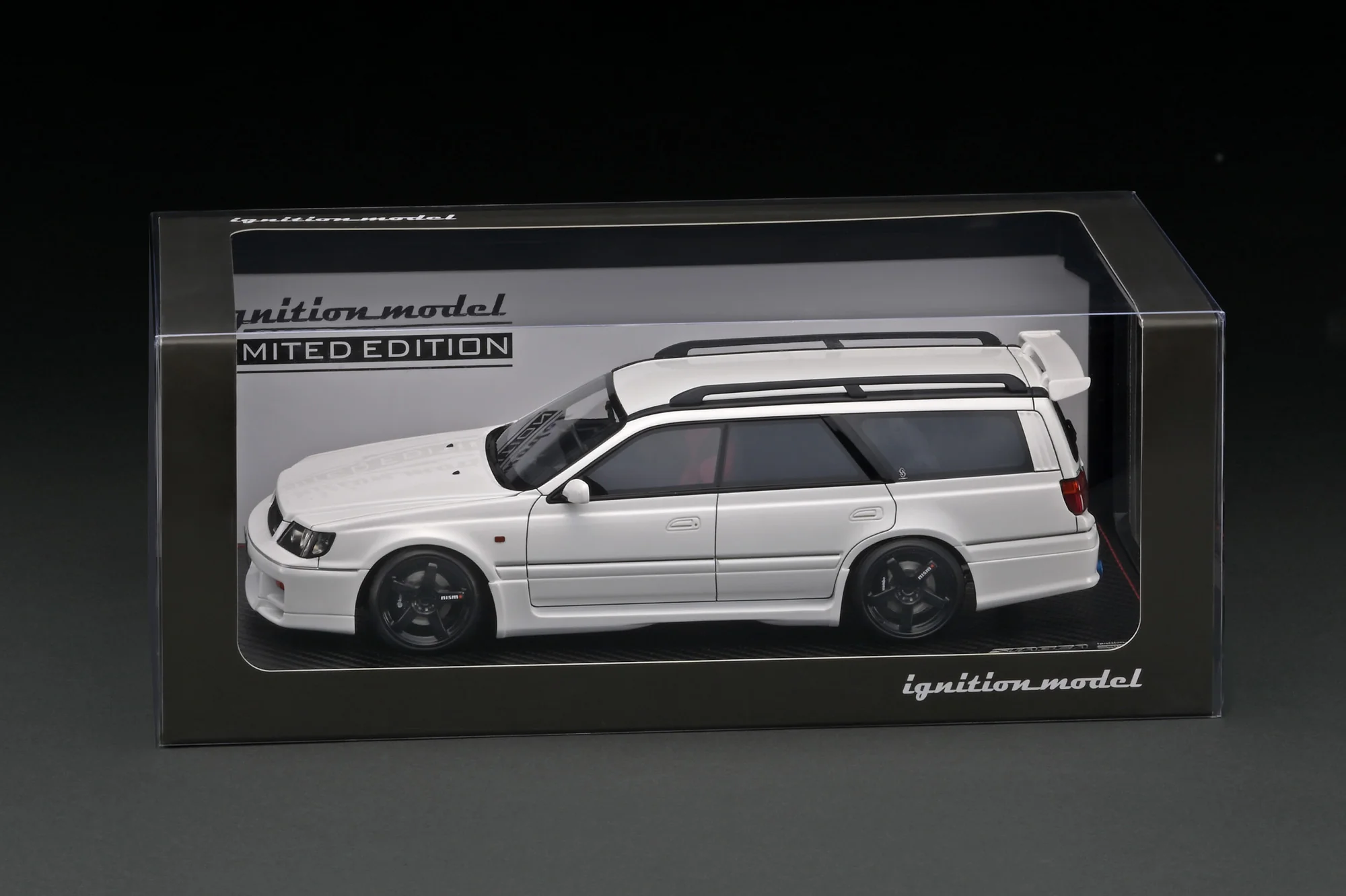 Ignition Model 1:18 Nissan Stagea 260RS (WGNC34) in White with RB26 Engine Display - Image 7