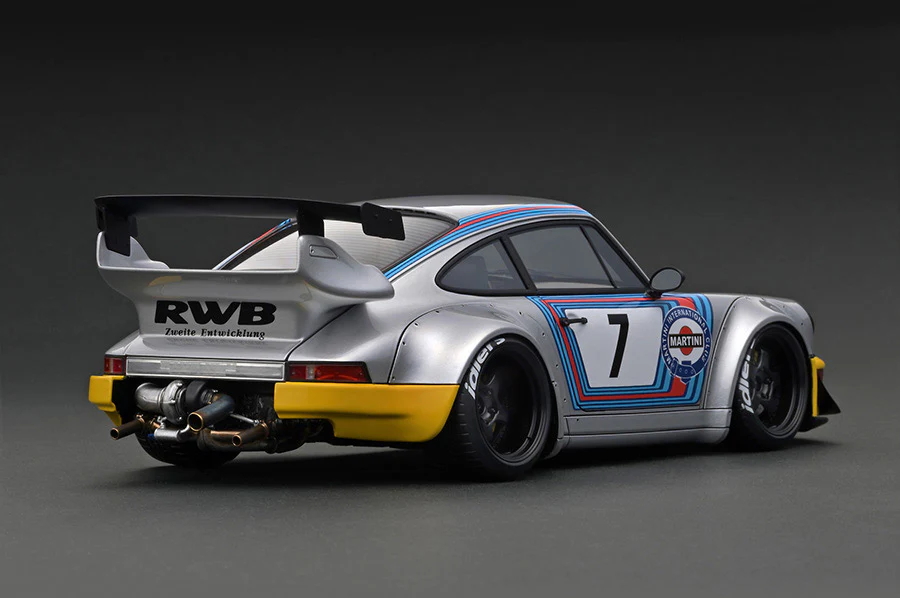 Ignition Model 1:18 Porsche 964 RWB in Silver / Yellow With Engine Display - Image 2