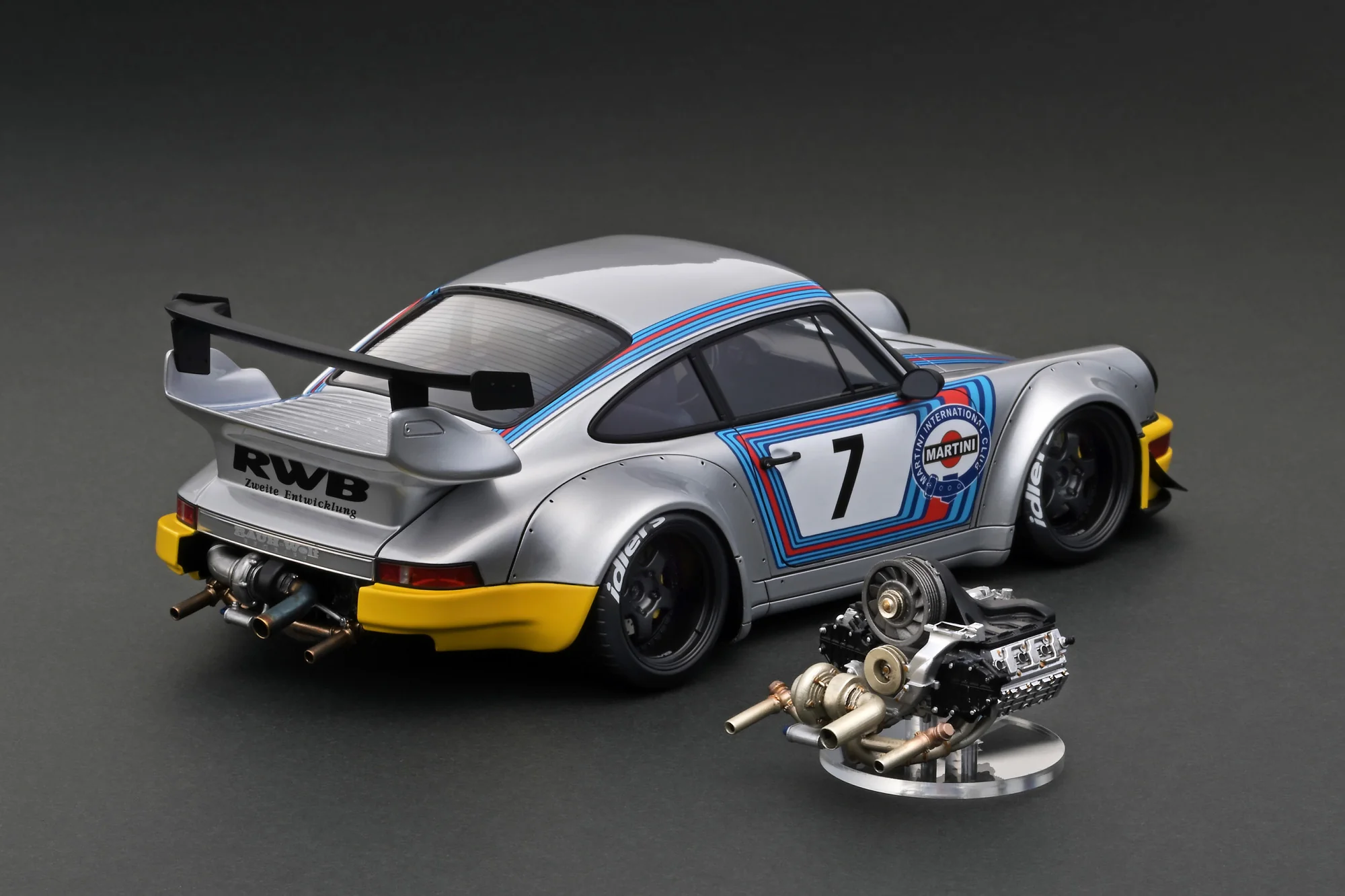 Ignition Model 1:18 Porsche 964 RWB in Silver / Yellow With Engine Display - Image 4