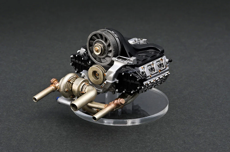 Ignition Model 1:18 Porsche 964 RWB in Silver / Yellow With Engine Display - Image 5