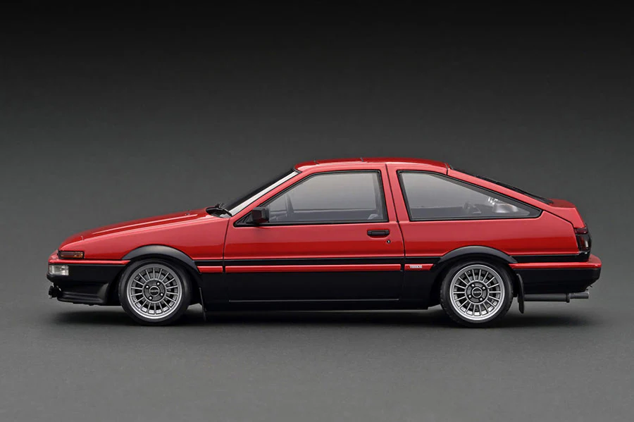 Ignition Model 1:18 Toyota Sprinter Trueno 3Dr GT Apex (AE86) Red/Black with Mr. Orido Figure - Image 3