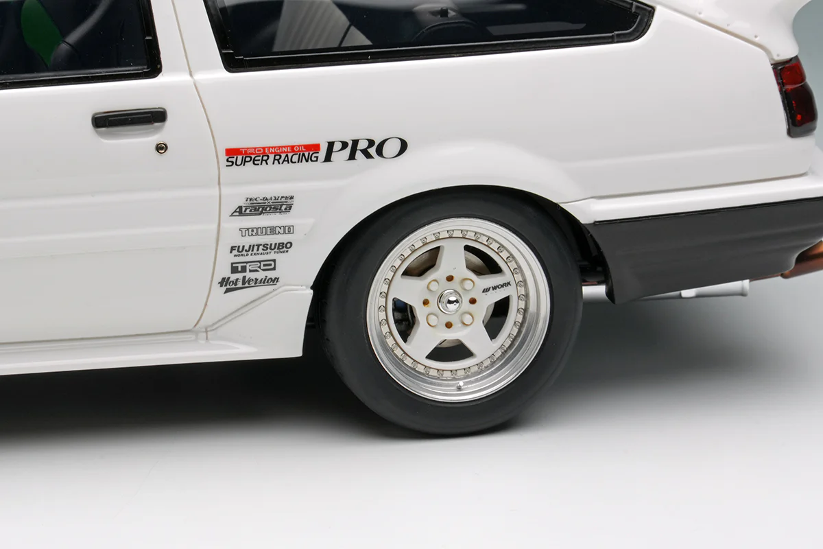 *PREORDER* Make Up Co., Ltd. 1:18 Toyota Sprinter Trueno (AE86) 3Door TK-Street Late Ver. – White - Image 4