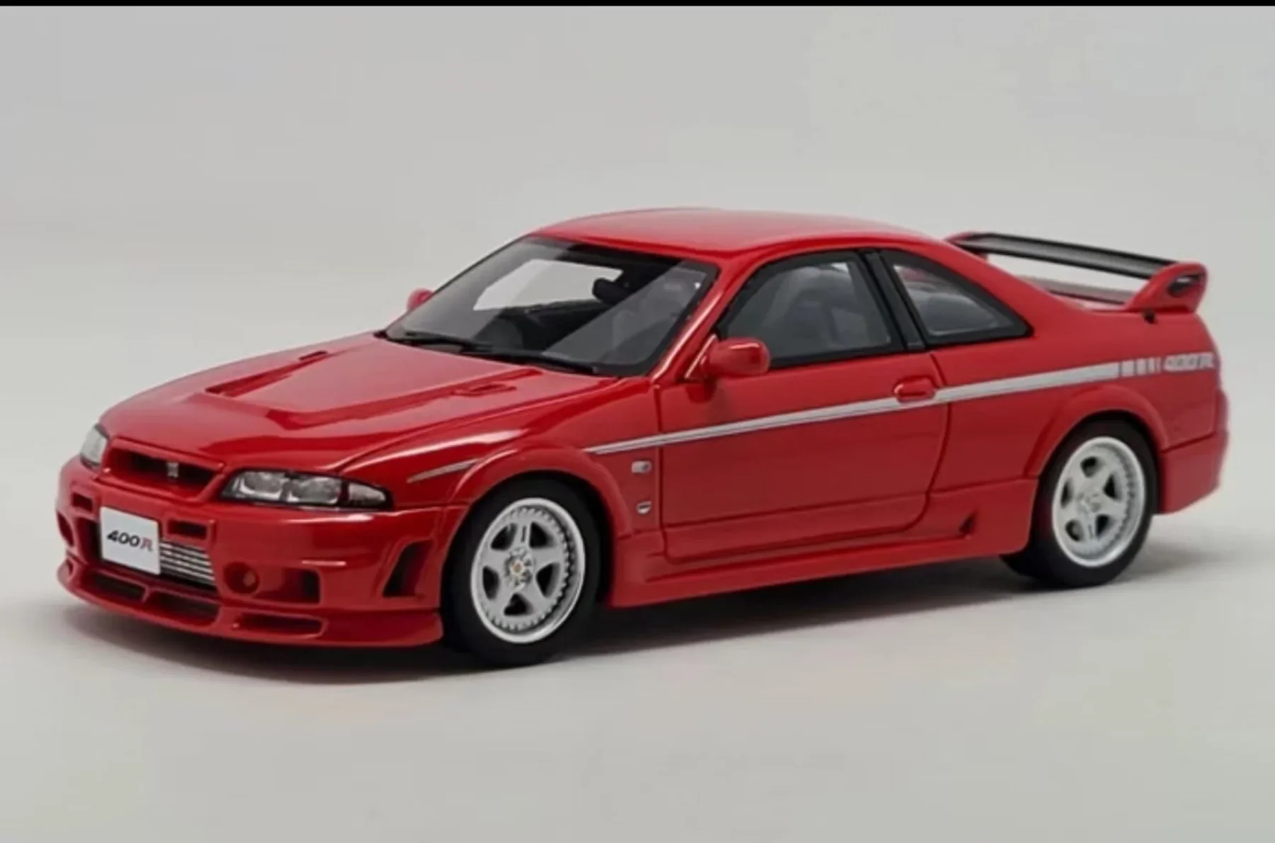 Kyosho 1:64 Nissan Nismo 400R Tokyo Auto Salon KL Edition in Red (MOTN LED Base Compatible) ONE PER CUSTOMER PER ORDER - Image 4
