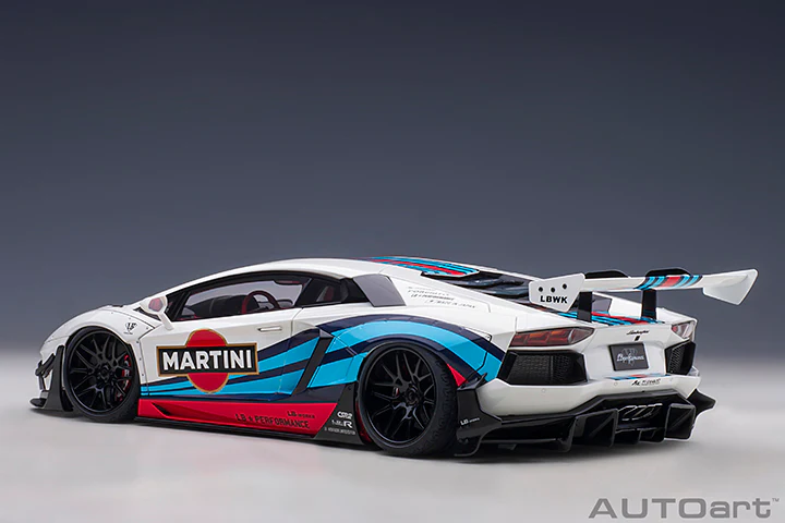 AUTOart 1:18 Liberty Walk Lamborghini Aventador Limited Edition in Martini Livery - Image 3