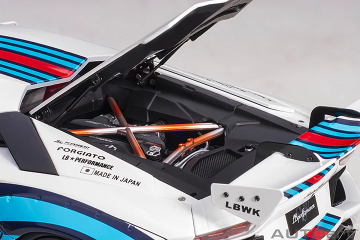 AUTOart 1:18 Liberty Walk Lamborghini Aventador Limited Edition in Martini Livery - Image 7