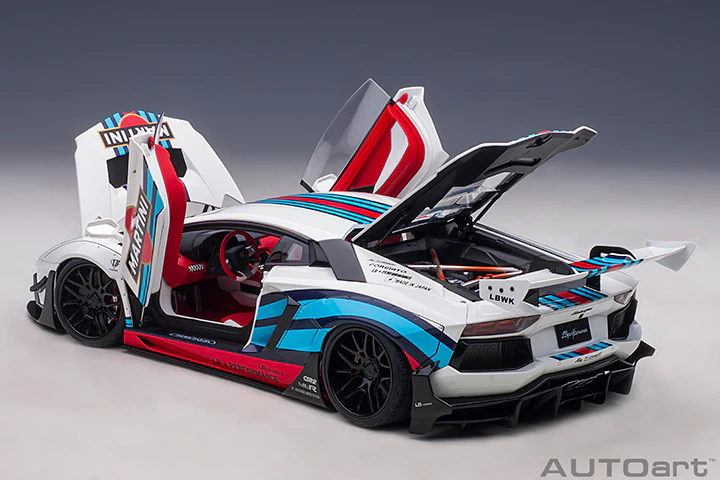 AUTOart 1:18 Liberty Walk Lamborghini Aventador Limited Edition in Martini Livery - Image 8