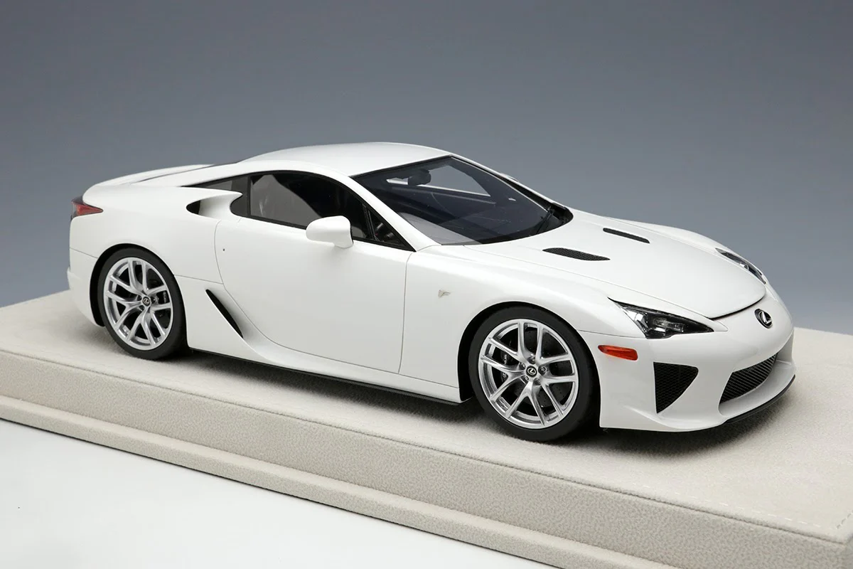 Make Up Co., Ltd / EIDOLON 1:18 Lexus LFA 2010 in Whitest White - Image 6