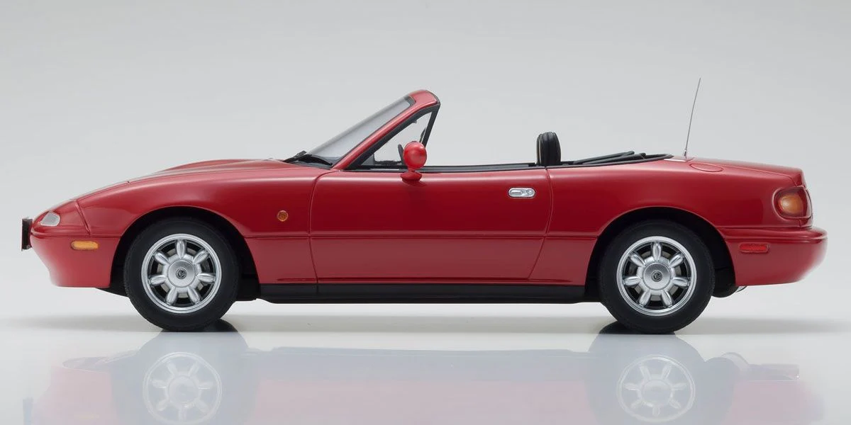 Mazda EUNOS MX-5 Roadster in Classic Red - Image 3