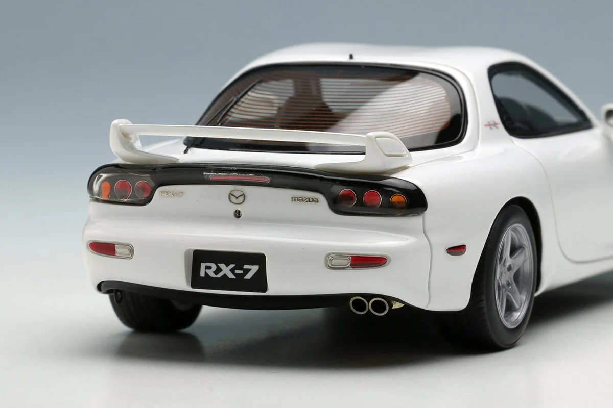 Make Up Co., Ltd / Vision 1:43 Mazda RX-7 (FD3S) Type R Bathurst R 2001 in Pure White - Image 4