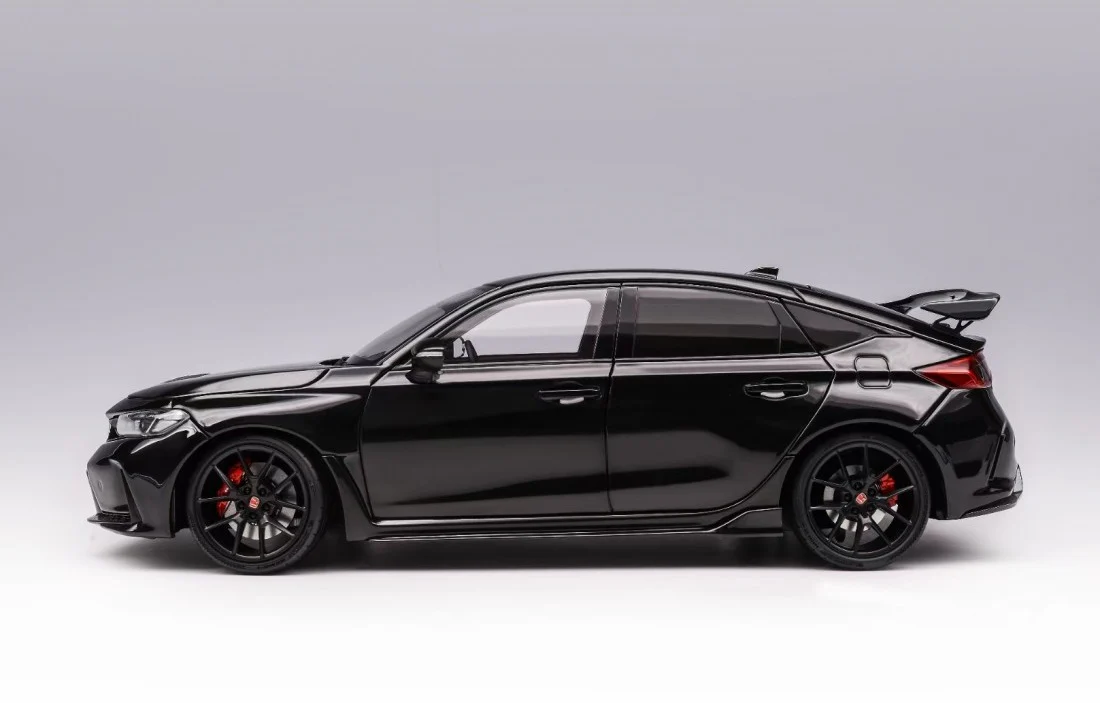 MotorHelix 1:18 Honda Civic Type-R (FL5) in Crystal Black Pearl - Image 3