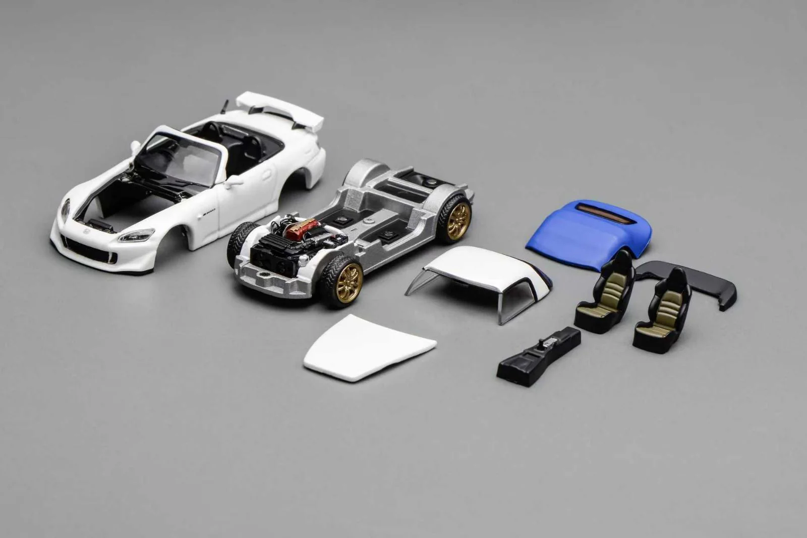 MotorHelix 1:64 Honda S2000 Type S Platinum White Pearl - Image 5