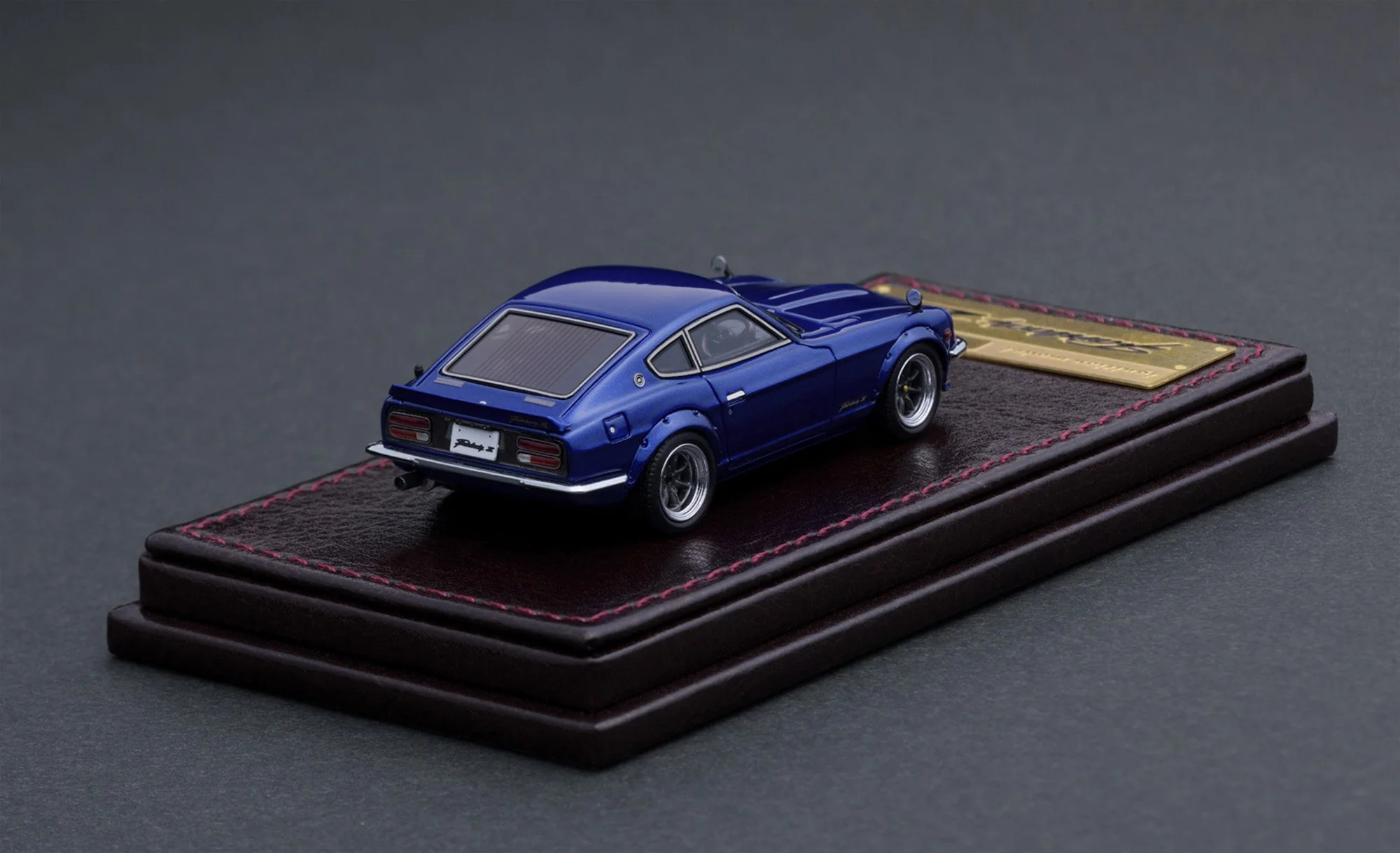 Ignition Model 1:64 Nissan Fairlady Z (S30) in Blue Metallic - Image 2