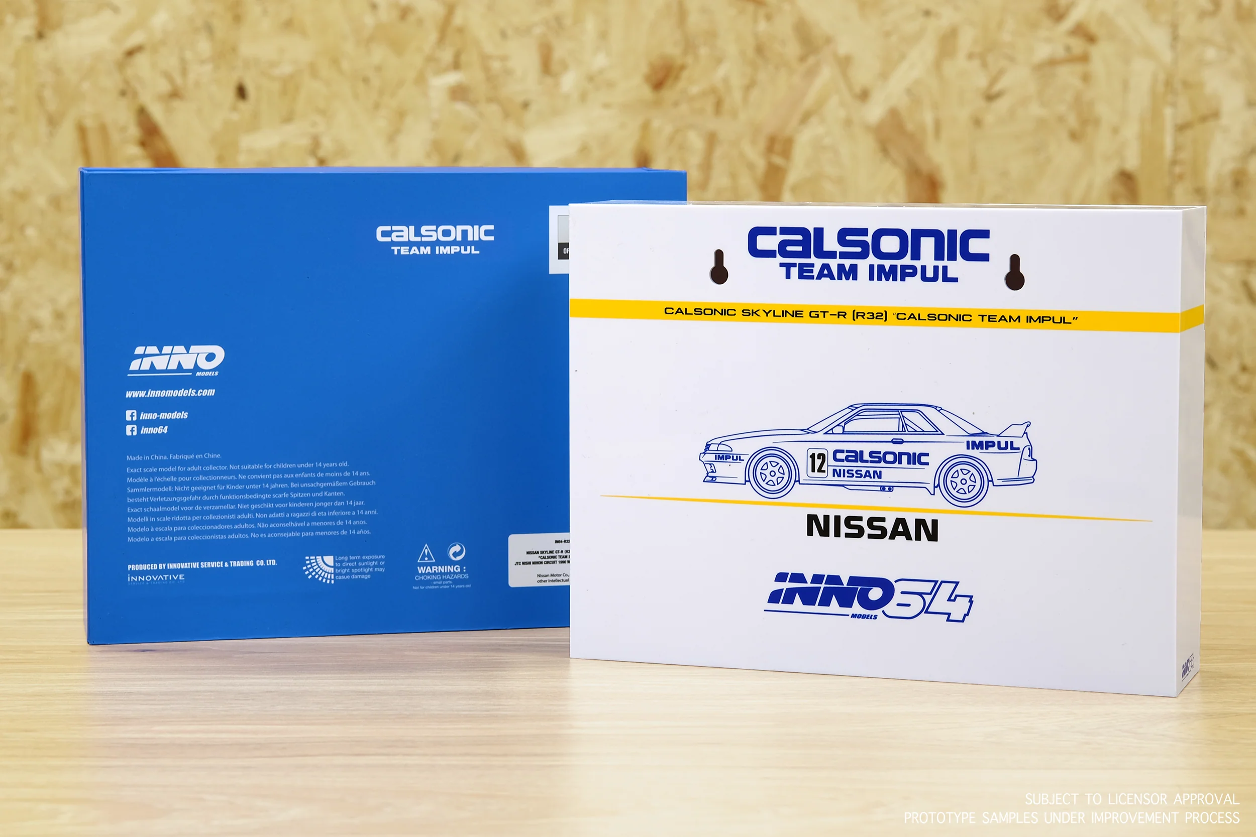 INNO Models 1:64 Nissan Skyline GT-R R32 Calsonic Box Set (1990-1993) - Image 2