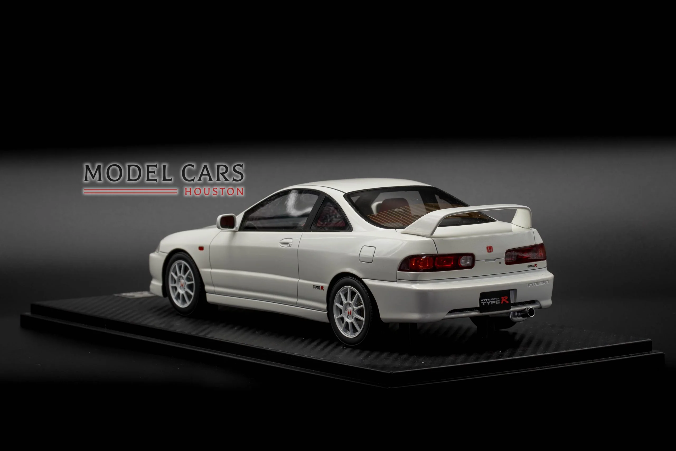 One Model 1:18 Honda Integra Type-R DC2 Late Version White - Image 3