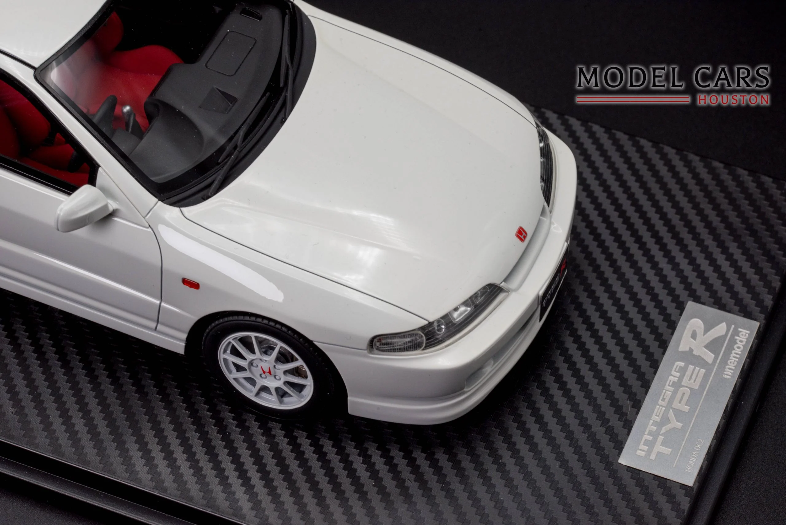 One Model 1:18 Honda Integra Type-R DC2 Late Version White - Image 4