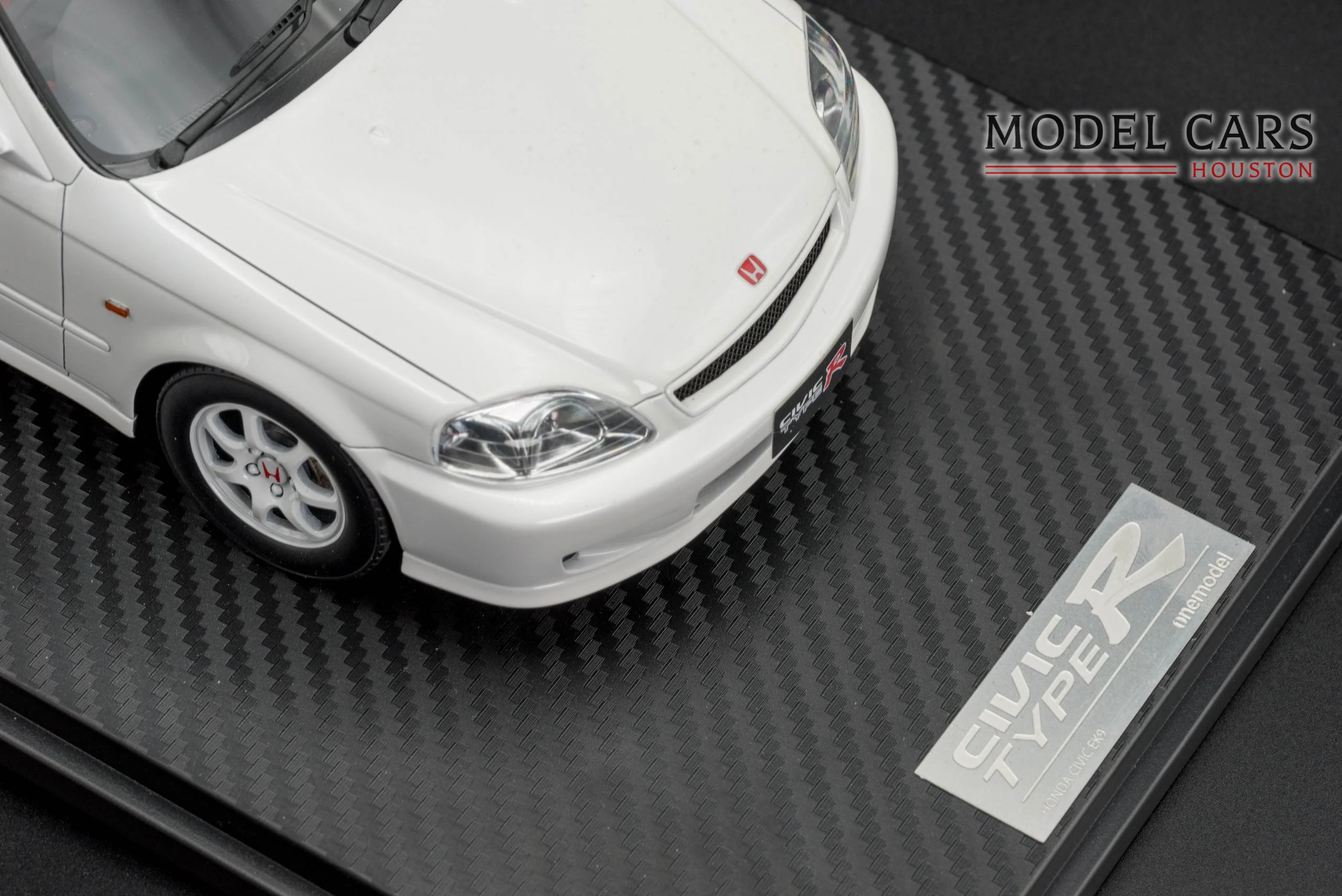 One Model 1:18 Honda Civic Type-R EK9 White - Image 4
