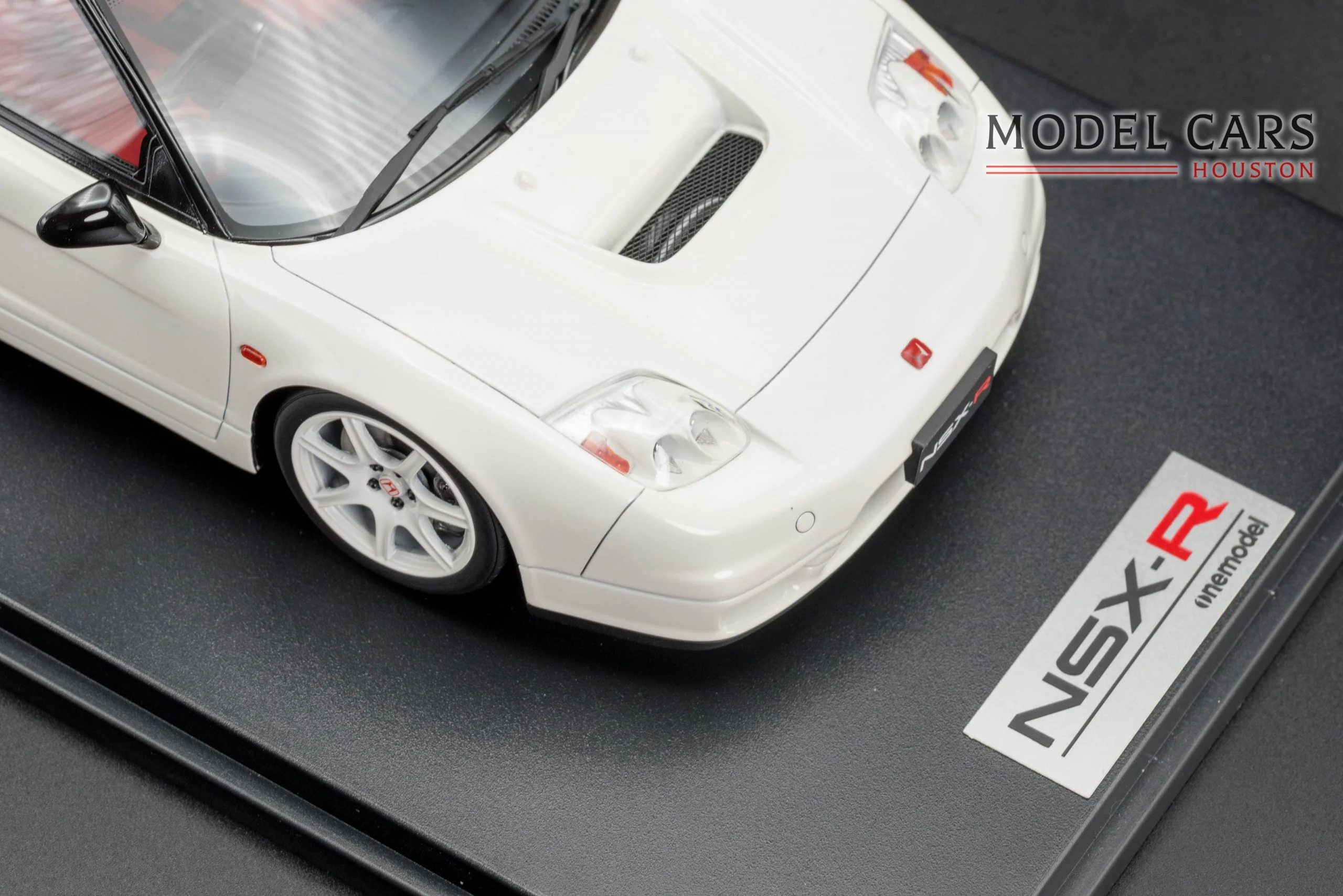One Model 1:18 Honda NSX-R NA2 White - Image 4