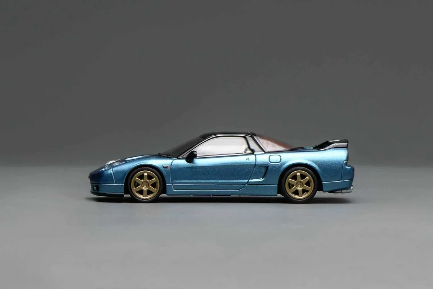 MotorHelix 1:64 Honda NSX Customized Version in Blue - Image 4