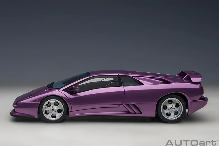 AUTOart 1:18 Lamborghini Diablo SE30 in Viola SE30 Metallic Purple - Image 3