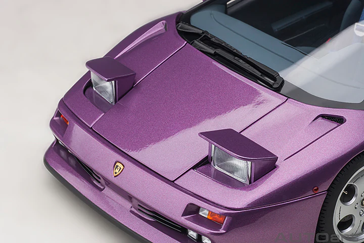 AUTOart 1:18 Lamborghini Diablo SE30 in Viola SE30 Metallic Purple - Image 7