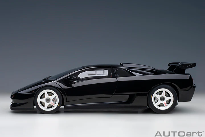 AUTOart 1:18 Lamborghini Diablo SV-R in Deep Black - Image 2