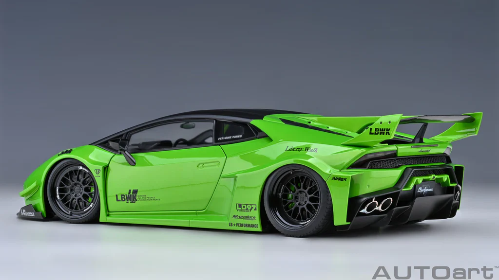 AUTOart 1:18 Lamborghini Huracan GT LBWK Silhouette Works in Pearl Green - Image 2