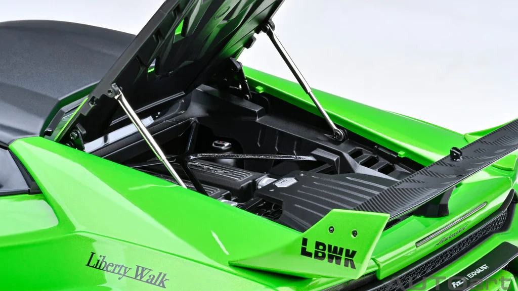 AUTOart 1:18 Lamborghini Huracan GT LBWK Silhouette Works in Pearl Green - Image 6