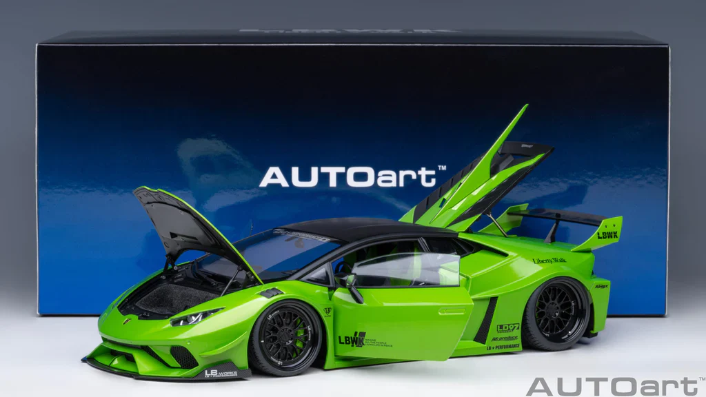AUTOart 1:18 Lamborghini Huracan GT LBWK Silhouette Works in Pearl Green - Image 8