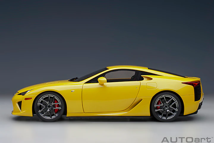 AUTOart 1:18 Lexus LFA in Pearl Yellow - Image 2