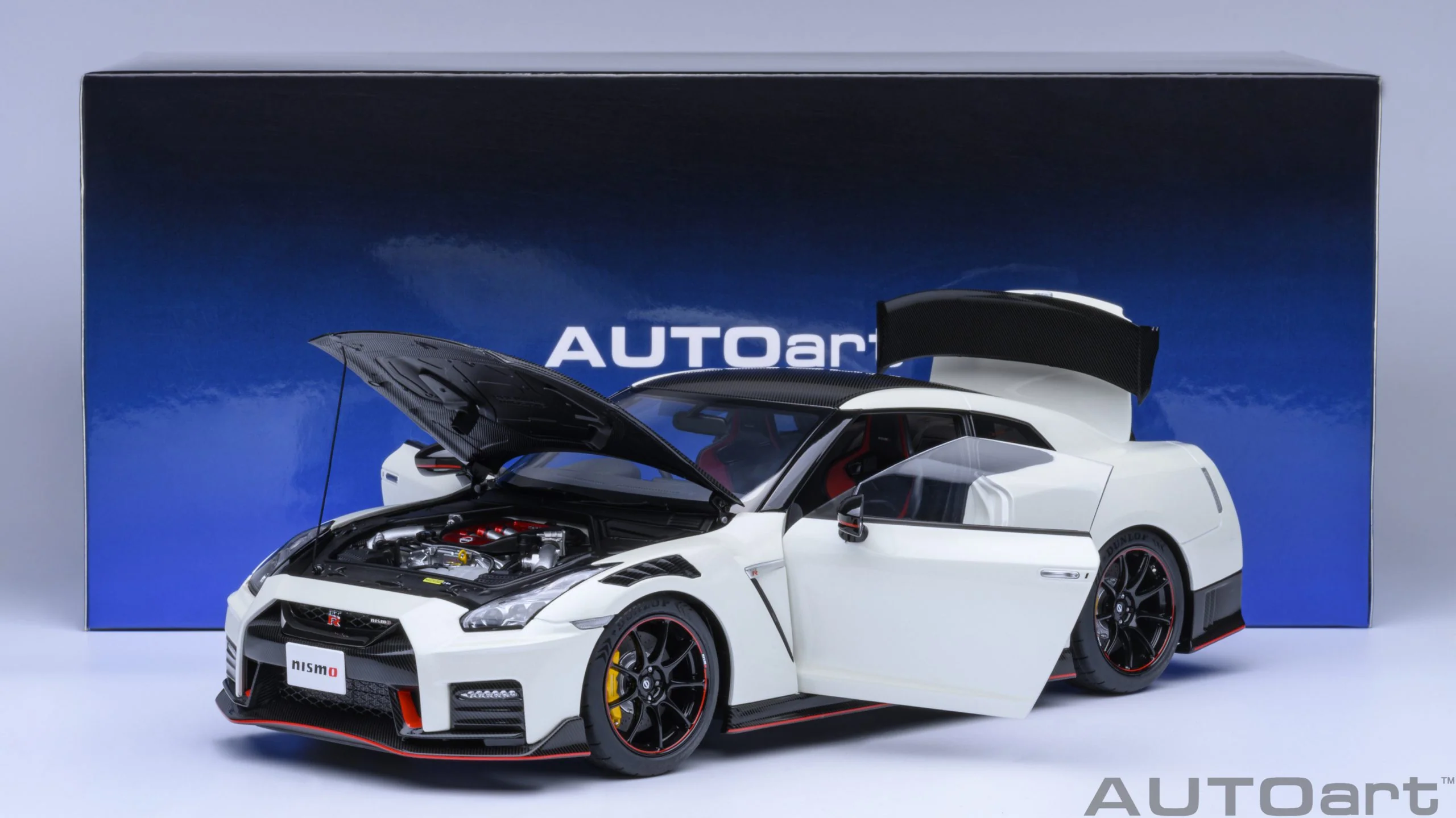 AUTOart 1:18 Nissan GT-R (R35) NISMO 2022 Special Edition in Brilliant White Pearl - Image 9