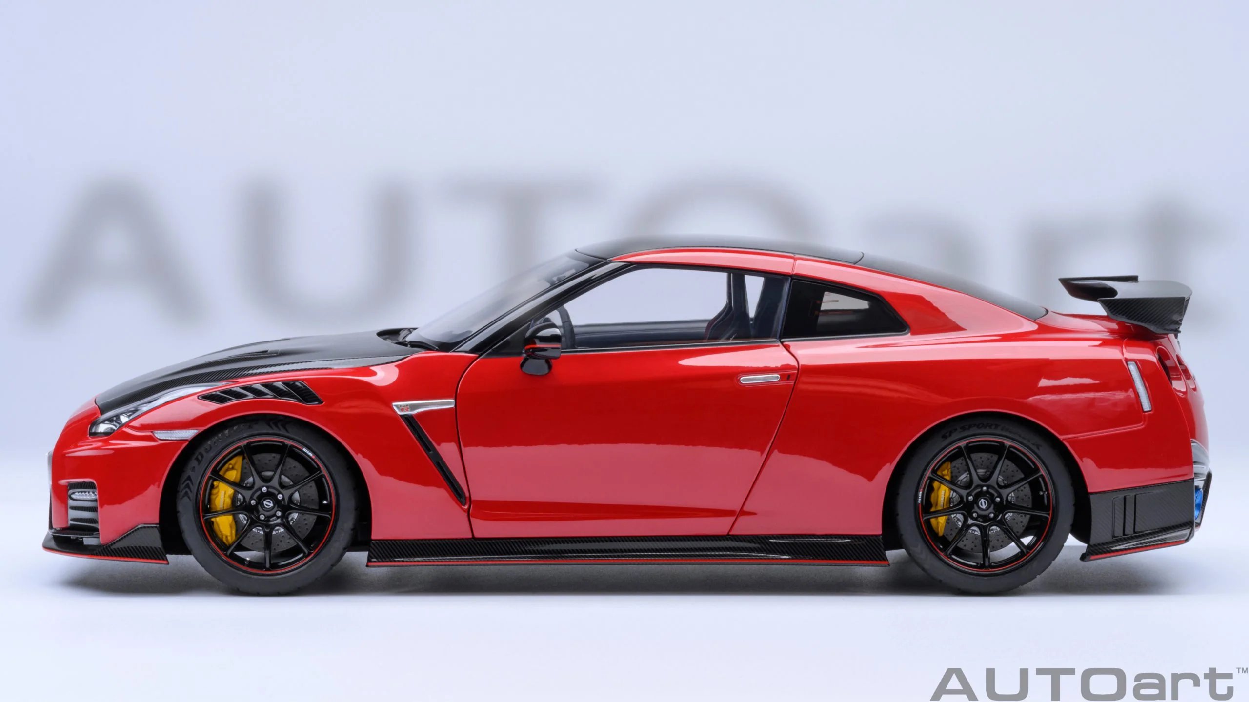 AUTOart 1:18 Nissan GT-R (R35) NISMO 2022 Special Edition in Vibrant Red - Image 2