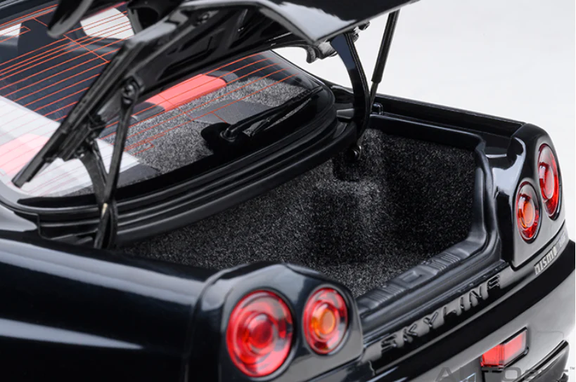 AUTOart 1:18 Nissan Skyline GT-R (R34) NISMO Z-Tune in Black Pearl - Image 4