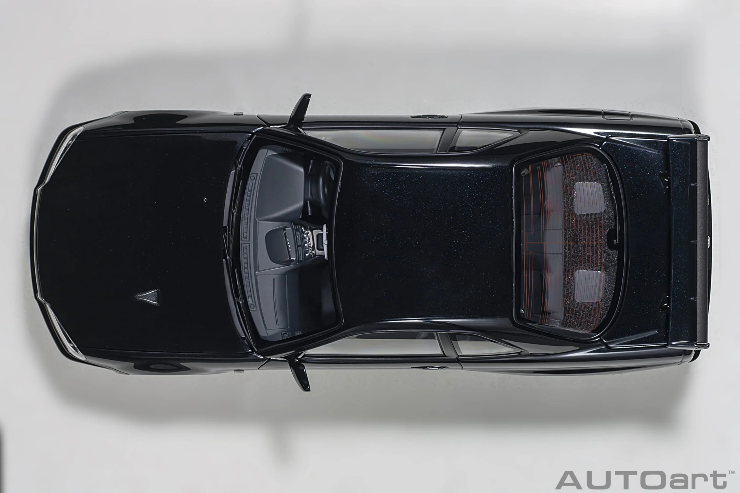 AUTOart 1:18 Nissan Skyline GT-R (R34) V-Spec II in Black Pearl - Image 7